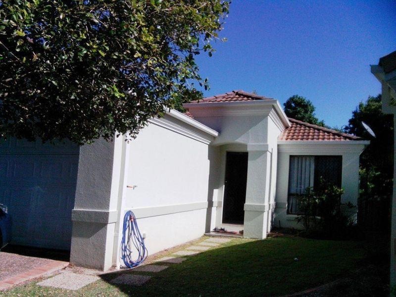 8/2 Langport Parade, Mudgeeraba QLD 4213