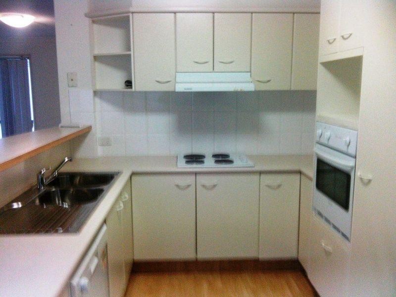 8/2 Langport Parade, Mudgeeraba QLD 4213