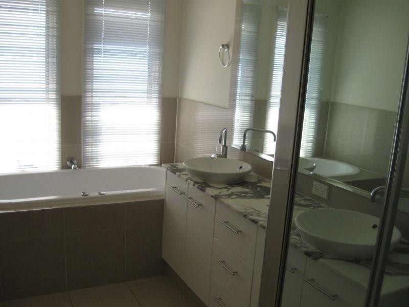 283 Easthill Drive, Robina QLD 4226