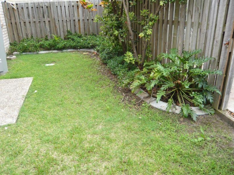 townhouse 52/2 Bos Drive, Coomera QLD 4209