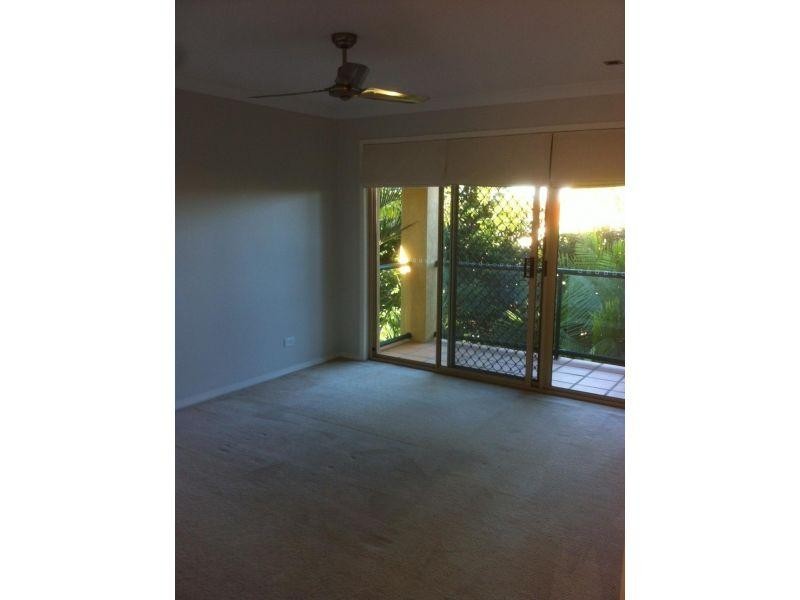 152 Palm Meadows Drive, Carrara QLD 4211