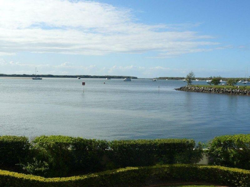 9 Bayview Street, Runaway Bay QLD 4216