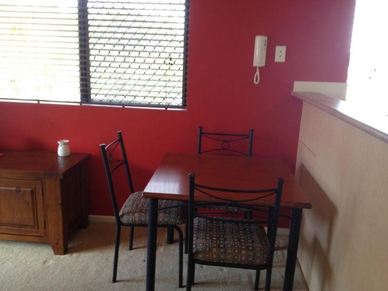 7-13 Barranbali Street, Chevron Island QLD 4217