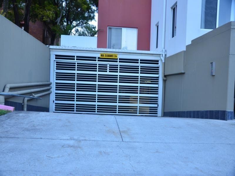 10 Rose Street, Southport QLD 4215