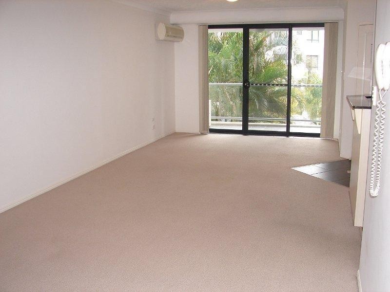 19/6 Fifth Avenue, Burleigh Heads QLD 4220