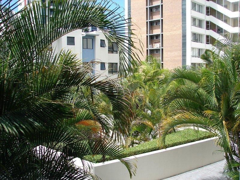 19/6 Fifth Avenue, Burleigh Heads QLD 4220