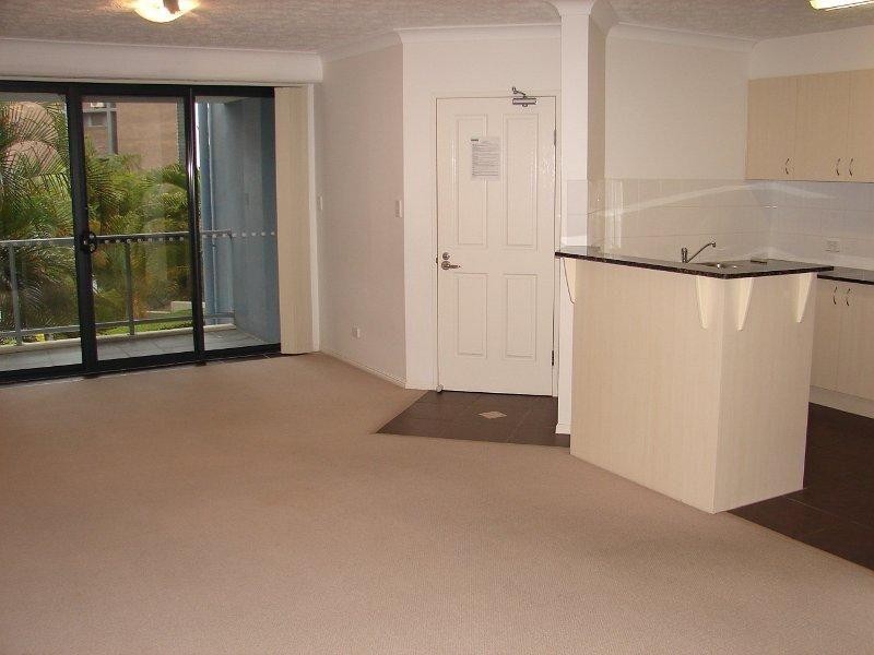 19/6 Fifth Avenue, Burleigh Heads QLD 4220