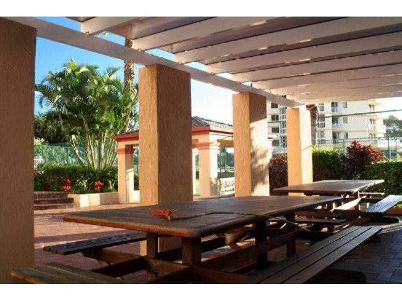 27/1-9 Hughes Avenue, Main Beach QLD 4217