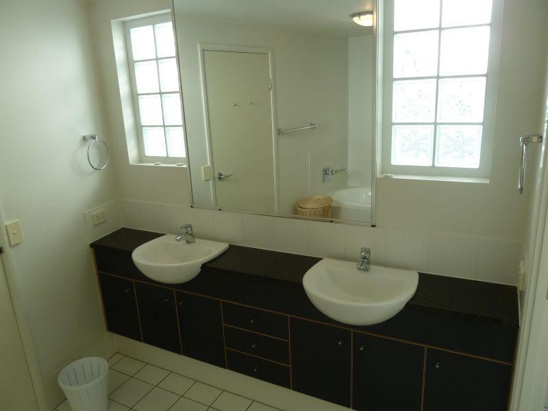 15 Goodwin Street, Kangaroo Point QLD 4169