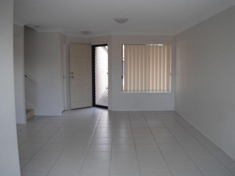 Townhouse/2 Bos Drive, Coomera QLD 4209