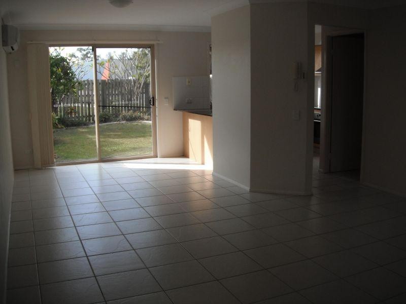 Townhouse/2 Bos Drive, Coomera QLD 4209