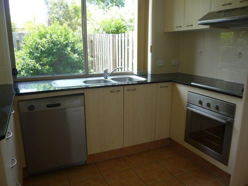 townhouse/2 Bos Drive, Coomera QLD 4209