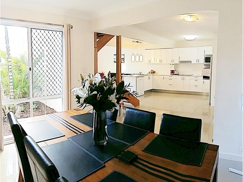 2 Coolgardie Street, Elanora QLD 4221