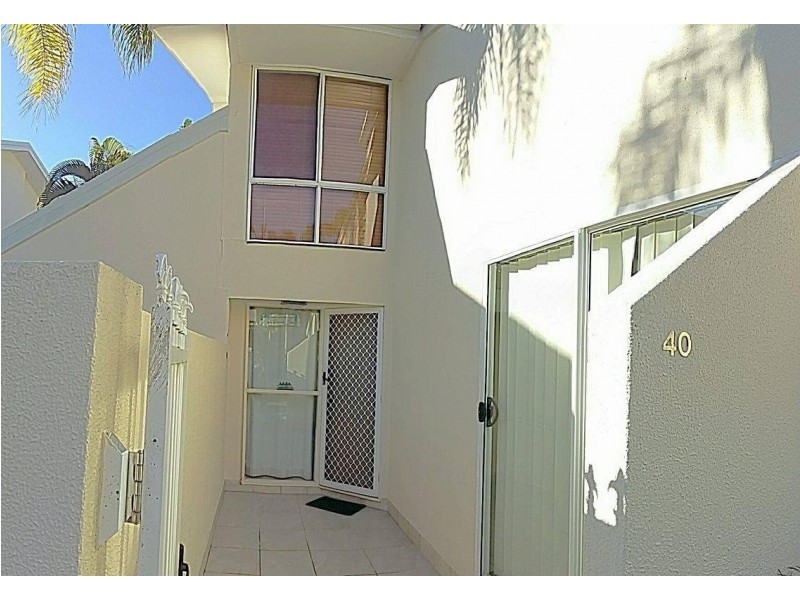 2 Coolgardie Street, Elanora QLD 4221