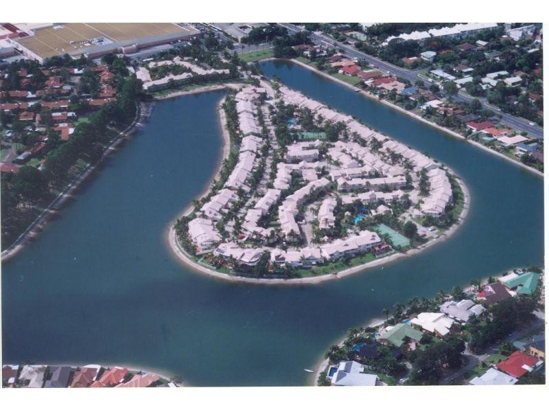 Townhouse/2 Coolgardie Street, Elanora QLD 4221