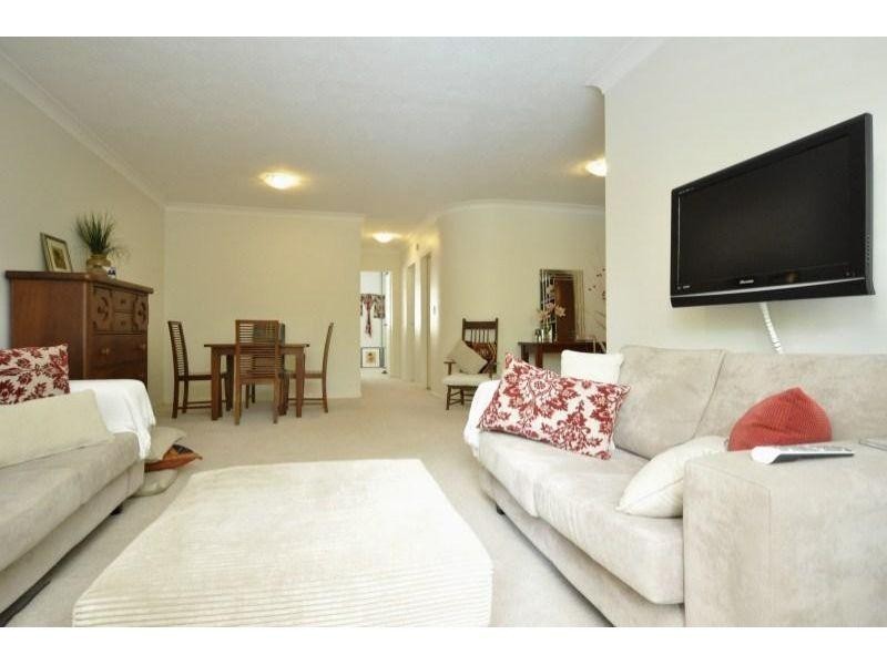 9 Bayview Street, Runaway Bay QLD 4216