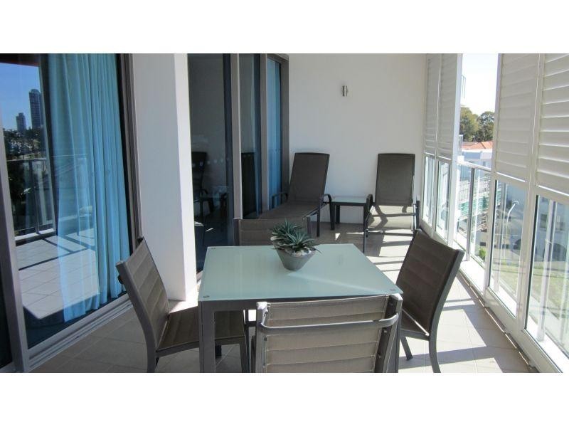 Unit 1404/438 Marine Parade, Biggera Waters QLD 4216