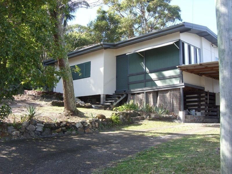 4 Honeysuckle Lane, Noosa Heads QLD 4567