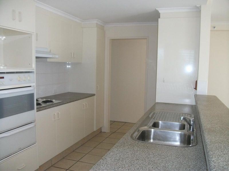 22 Montgomery Avenue, Main Beach QLD 4217