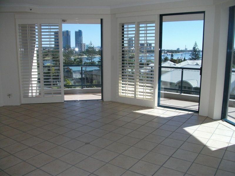 22 Montgomery Avenue, Main Beach QLD 4217