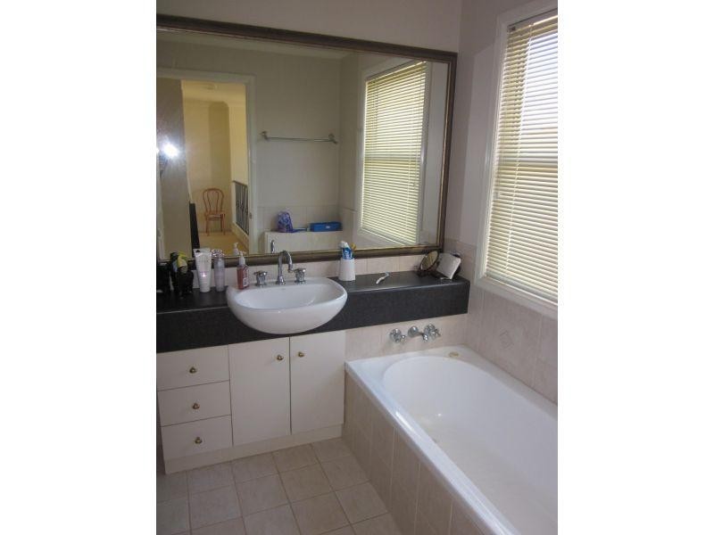 12/99-101 Heeb Street, Benowa QLD 4217