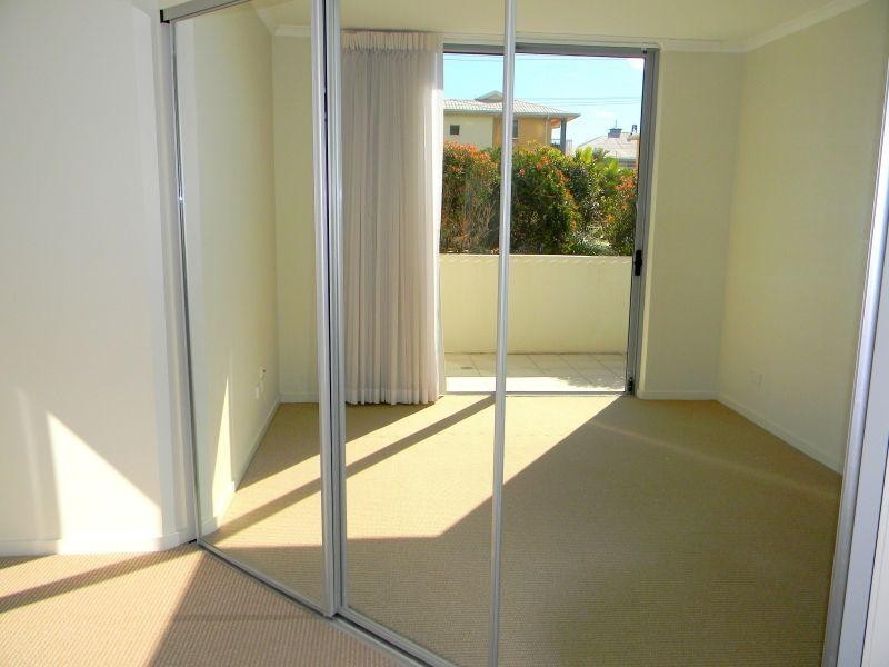 21 Cypress Avenue, Surfers Paradise QLD 4217