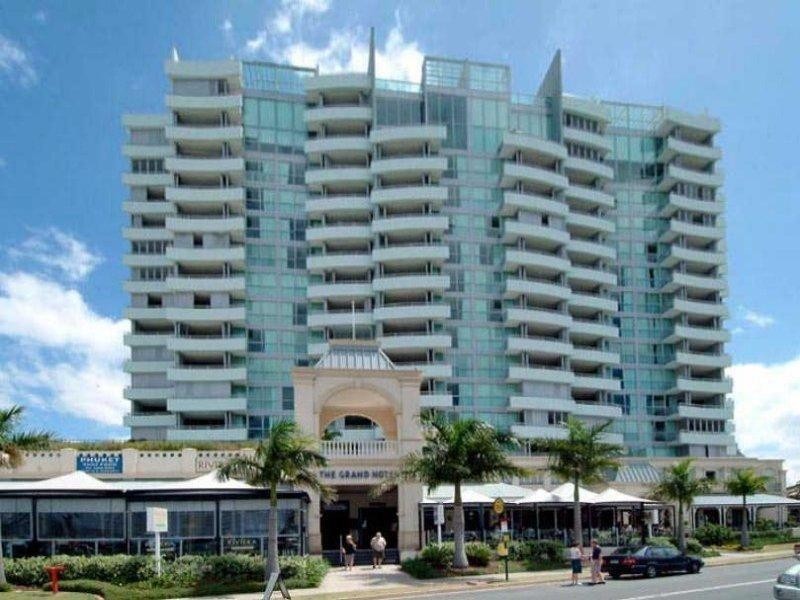 360 Marine Parade, Labrador QLD 4215