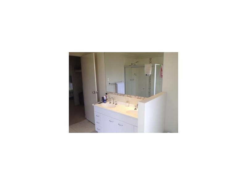 26 Crestwood Drive, Molendinar QLD 4214