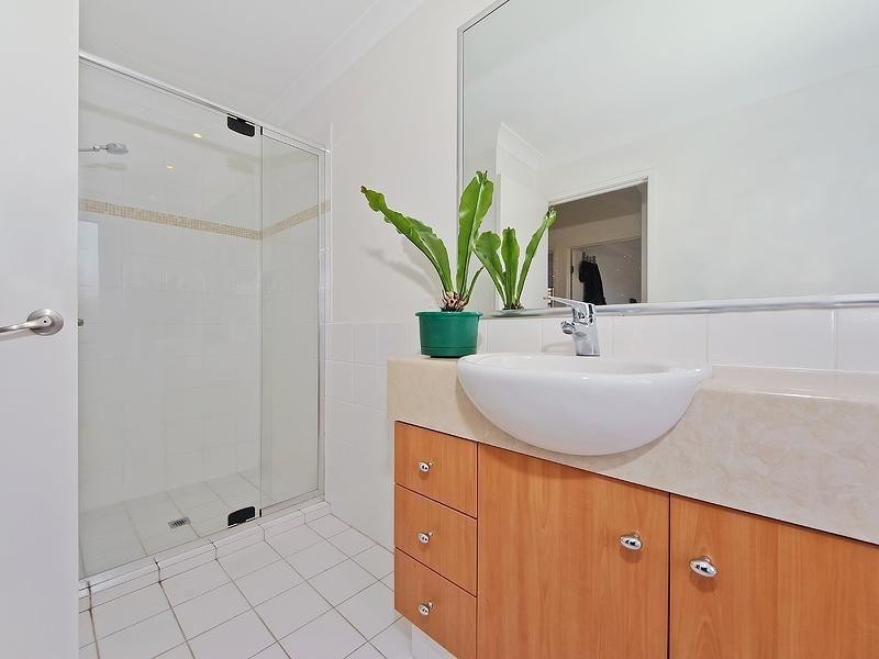5/302 Christine Avenue, Varsity Lakes QLD 4227
