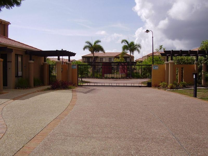 88/302 Christine Avenue, Varsity Lakes QLD 4227