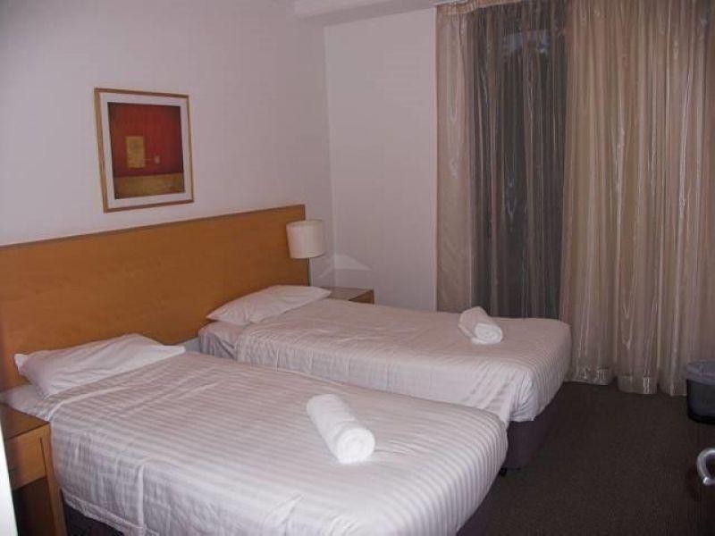 1 Ocean Street, Burleigh Heads QLD 4220