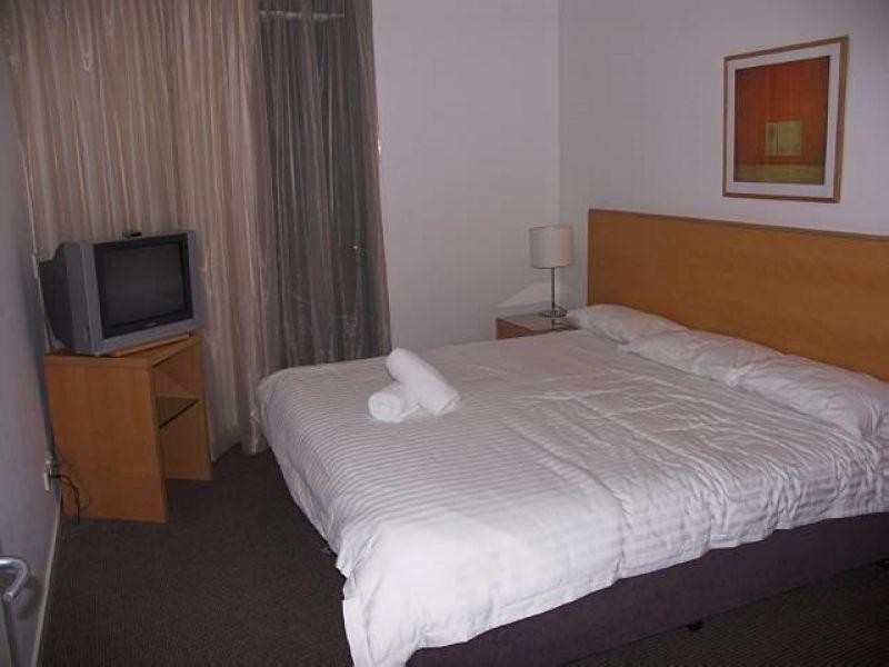 1 Ocean Street, Burleigh Heads QLD 4220