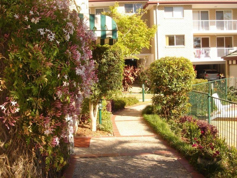 17/16-22  Whitby Street, Southport QLD 4215