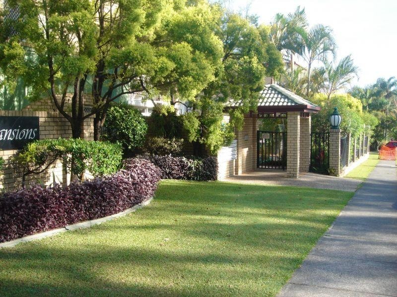 17/16-22  Whitby Street, Southport QLD 4215