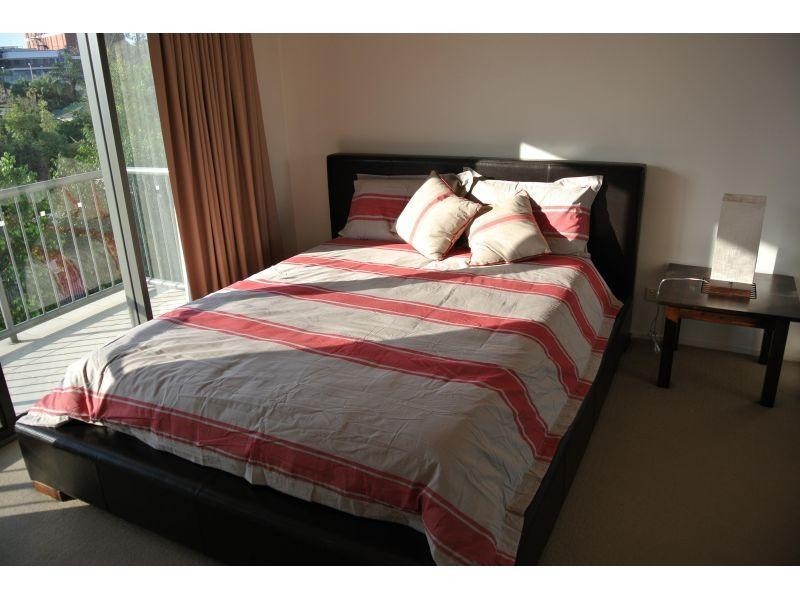 18 Manning Street, Milton QLD 4064