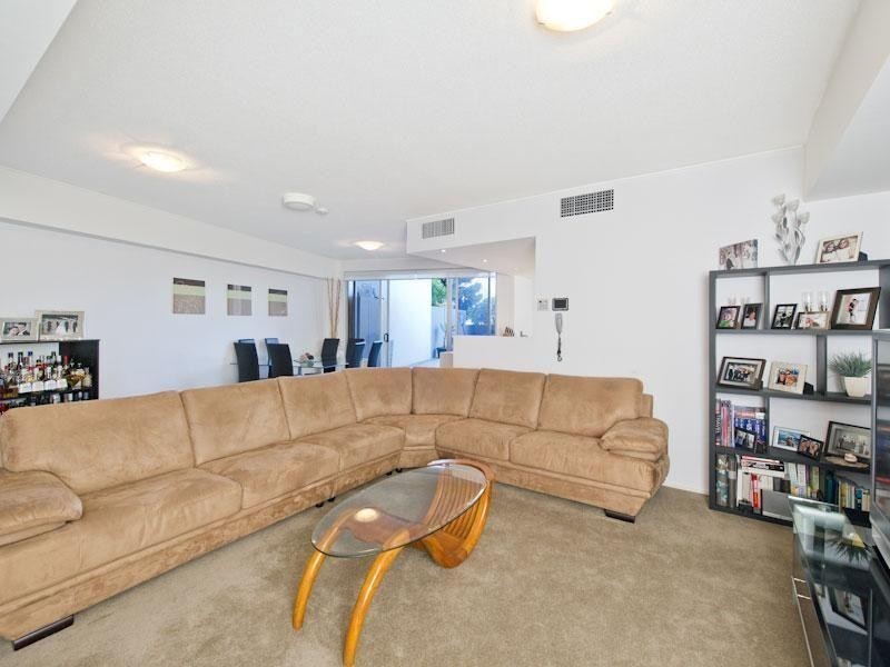 8 Dunmore Terrace, Auchenflower QLD 4066