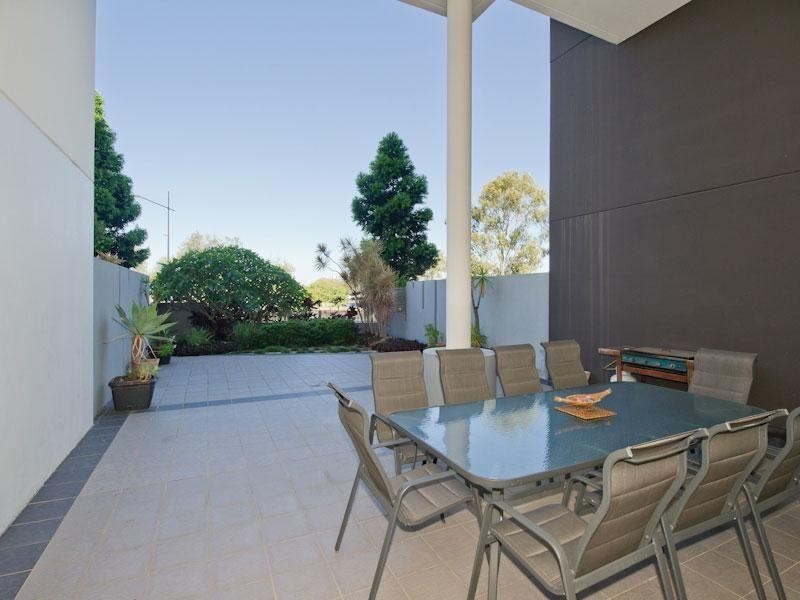 8 Dunmore Terrace, Auchenflower QLD 4066