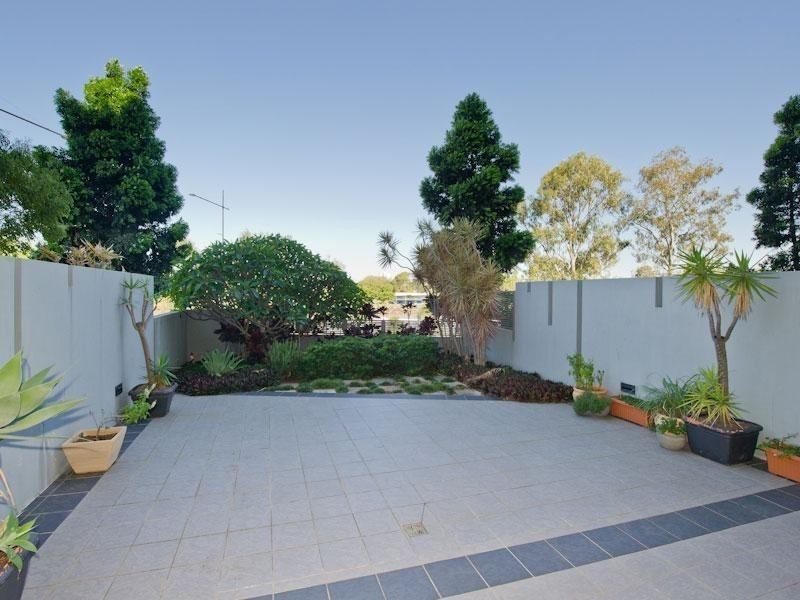 8 Dunmore Terrace, Auchenflower QLD 4066