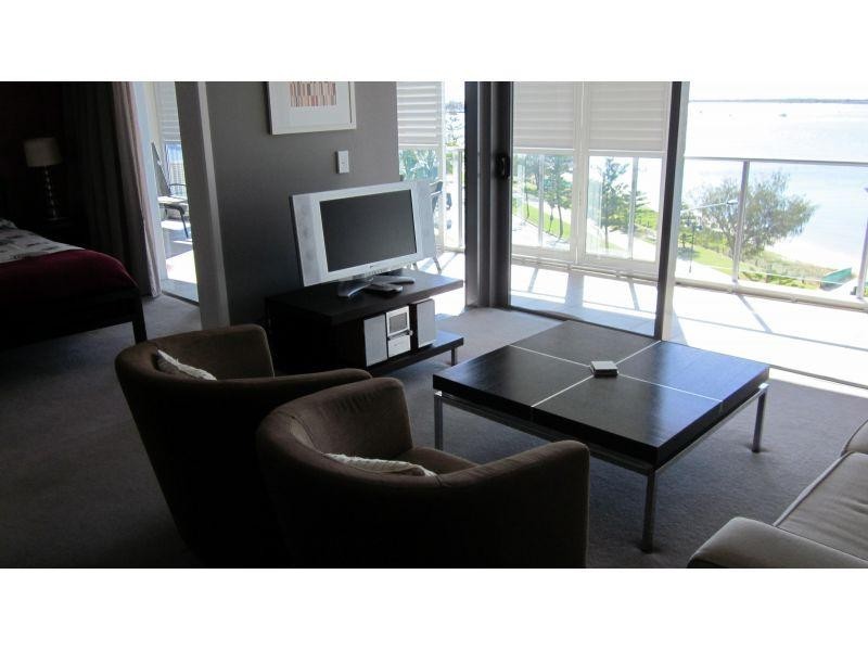 Unit 1404/438 Marine Parade, Biggera Waters QLD 4216