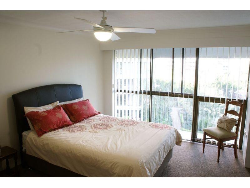 12/20  Commodore Drive, Paradise Waters QLD 4217