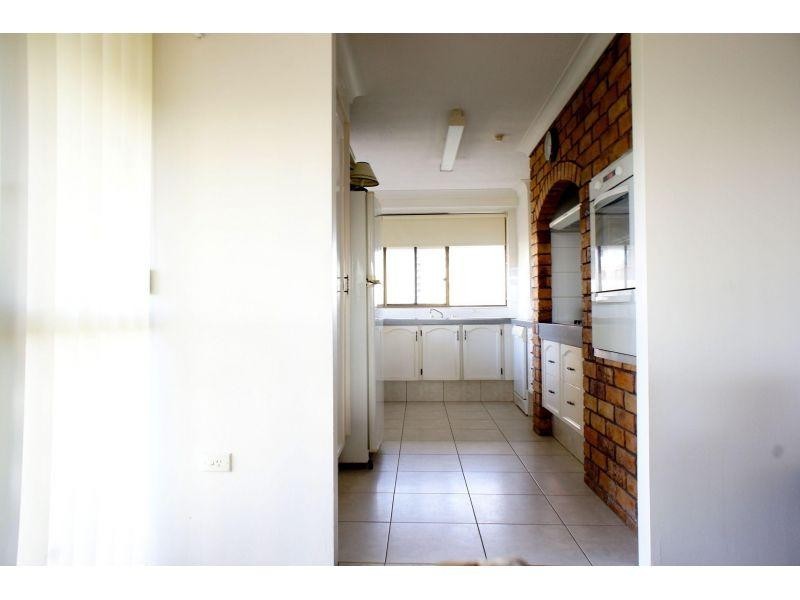 12/20  Commodore Drive, Paradise Waters QLD 4217