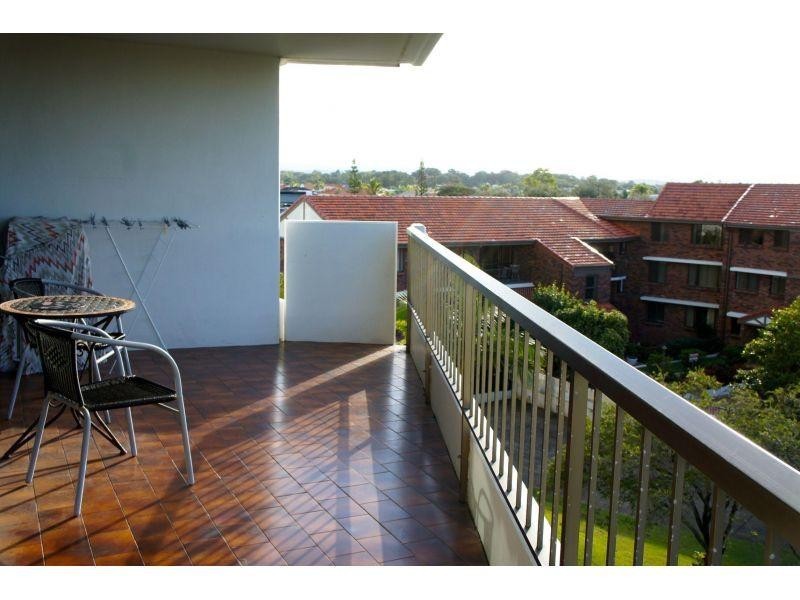 12/20  Commodore Drive, Paradise Waters QLD 4217