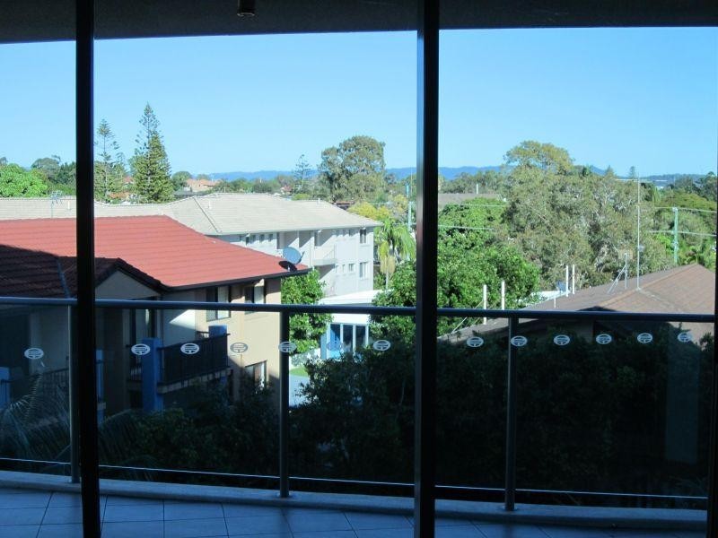 Unit 1207/438 Marine Parade, Biggera Waters QLD 4216