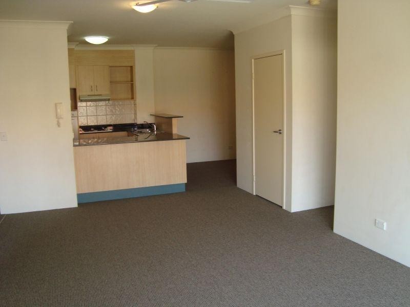 24 Slatyer Avenue, Bundall QLD 4217