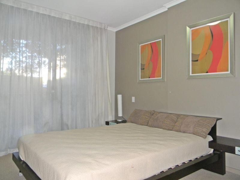 21 Cypress Avenue, Surfers Paradise QLD 4217