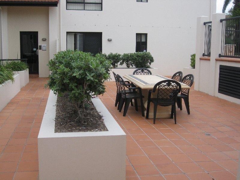39/11-15 Owens Lane, Southport QLD 4215