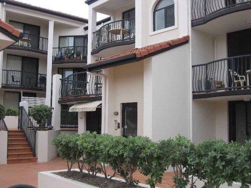 11-15 Owens Lane, Southport QLD 4215