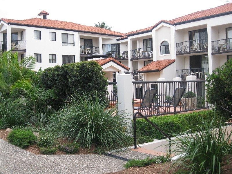 23/11-15 Owens Lane, Southport QLD 4215