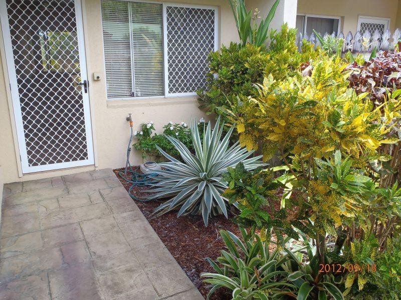 65 McGregor Street, Mooroobool QLD 4870