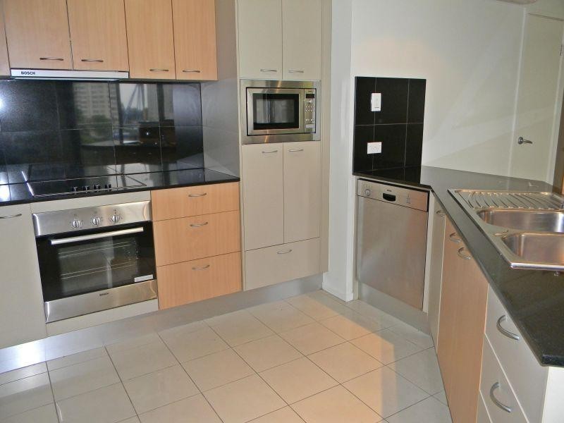 21 Cypress Avenue, Surfers Paradise QLD 4217